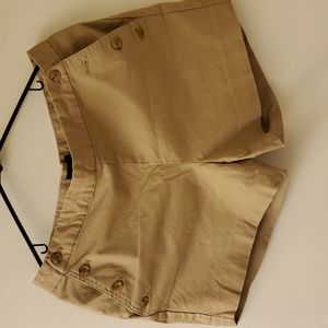 🦋 Banana Republic, NWOT Khaki Shorts, Size 8